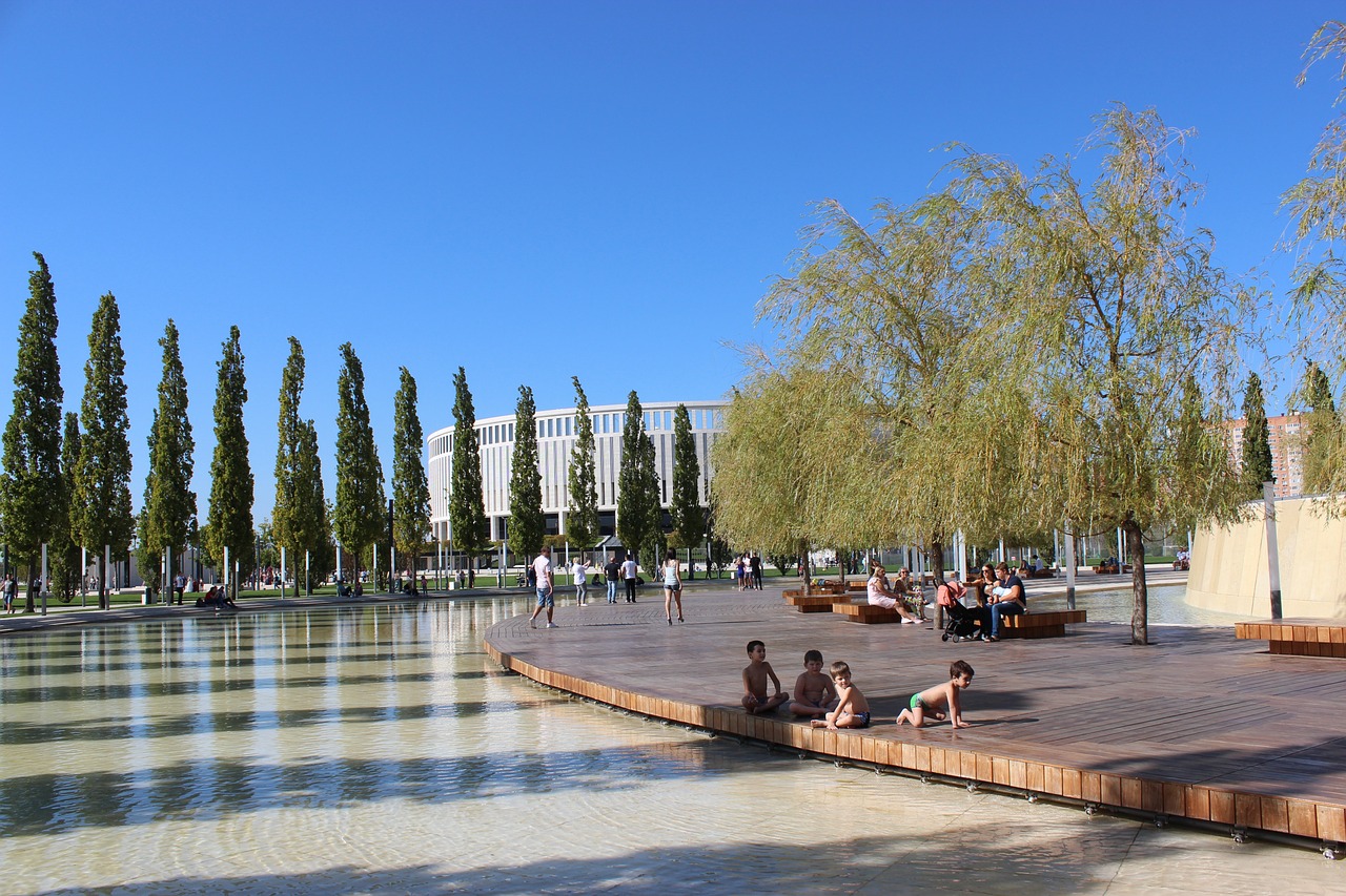 留连忘返 留连忘返