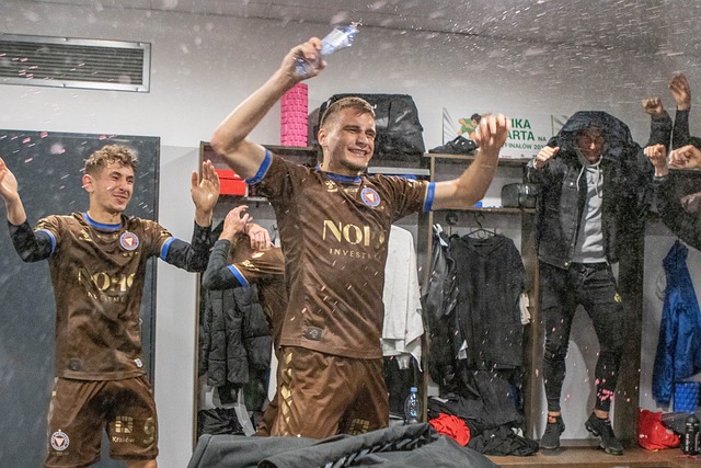 队内传来了 队内传来了